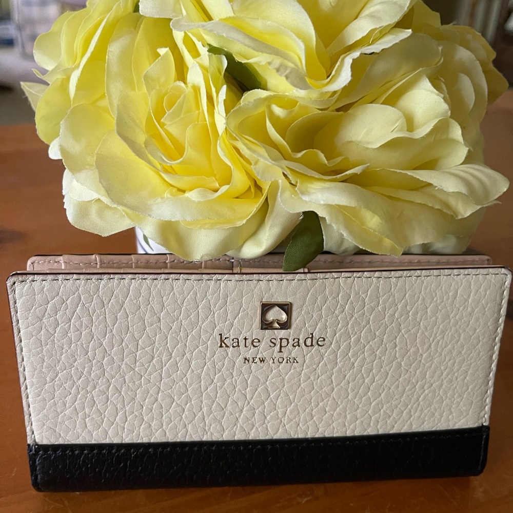 Kate Spade Wallet Black and Cream
